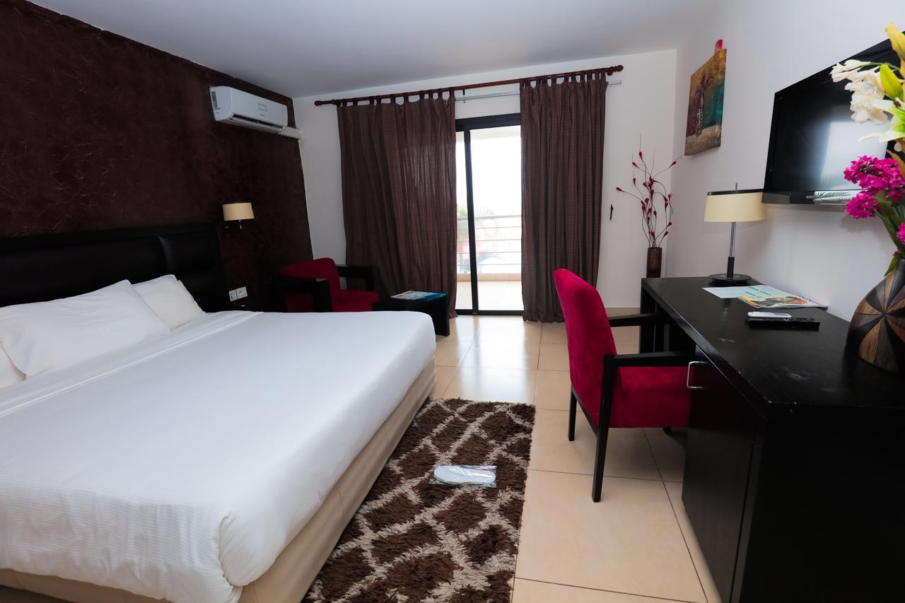 Hotel Palm Beach Pointe Noire Bagian luar foto