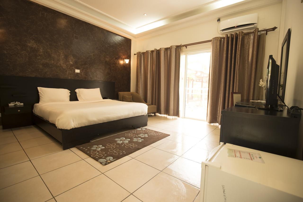 Hotel Palm Beach Pointe Noire Bagian luar foto